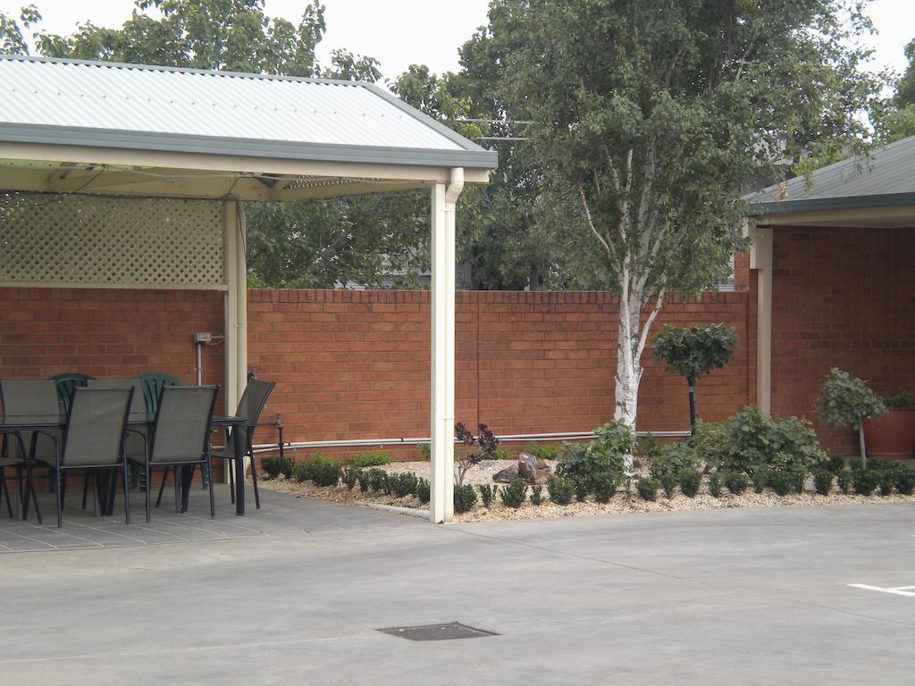 Moama Central Motel Эчука Экстерьер фото