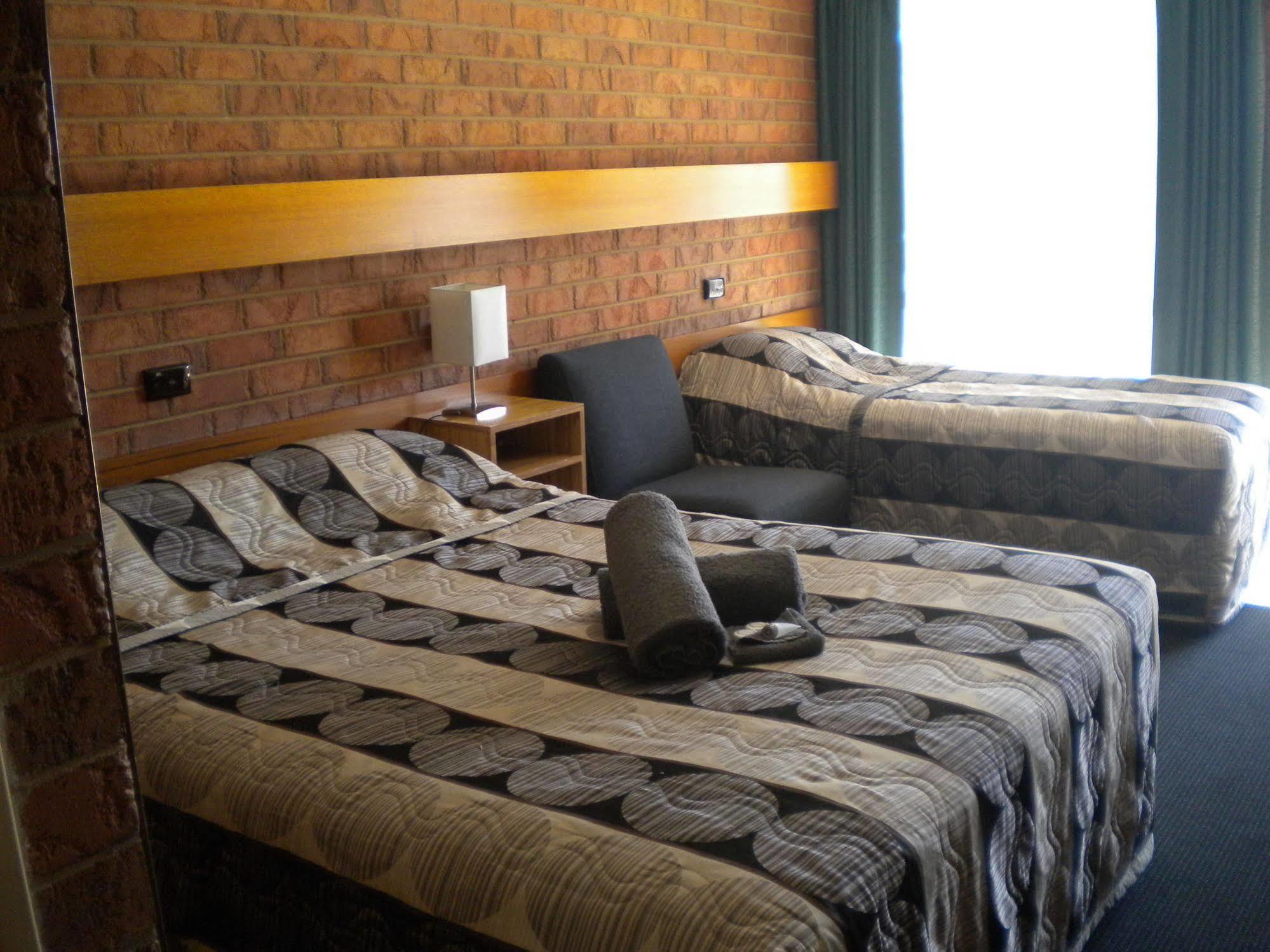 Moama Central Motel Эчука Экстерьер фото